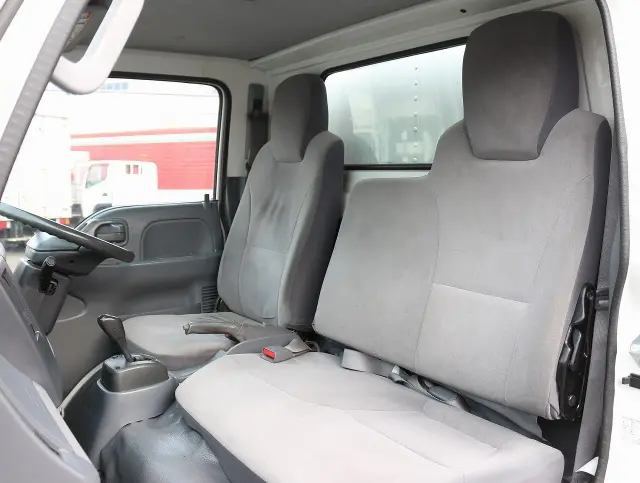 いすゞ エルフ TKG-NHR85AN(2WD)の写真43