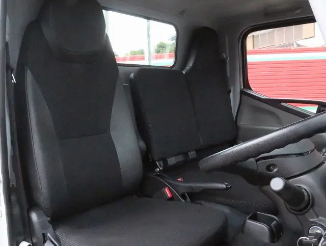 三菱 キャンター TPG-FBA20(2WD)の写真31