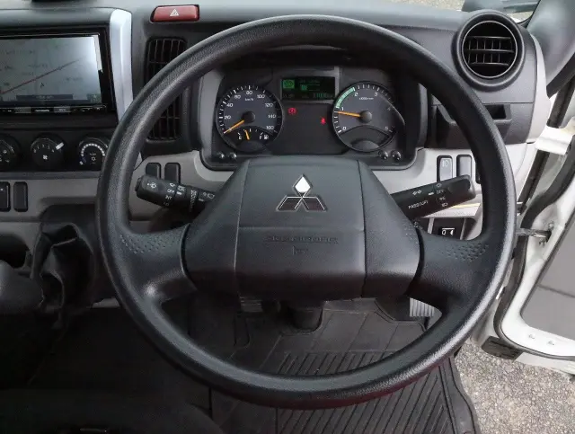 三菱 キャンター TPG-FBA20(2WD)の写真33