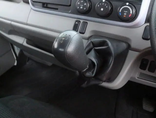 三菱 キャンター TPG-FBA20(2WD)の写真36
