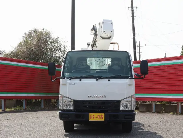 いすゞ エルフ TPG-NKR85AN(2WD)の写真2