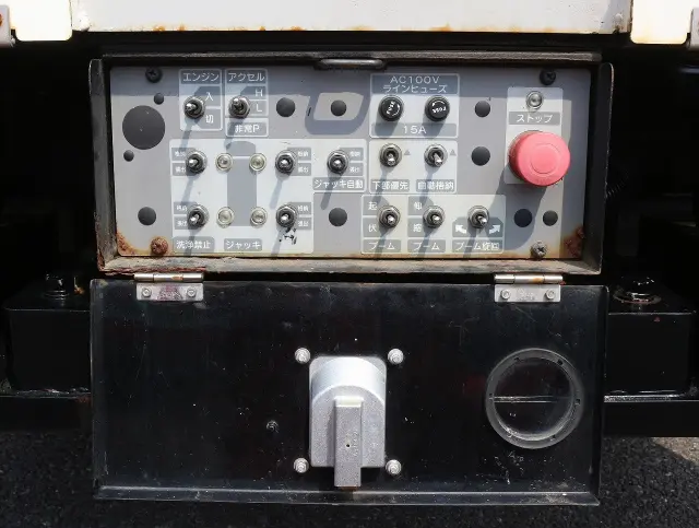 いすゞ エルフ TPG-NKR85AN(2WD)の写真15