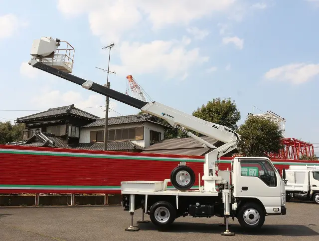 いすゞ エルフ TPG-NKR85AN(2WD)の写真21