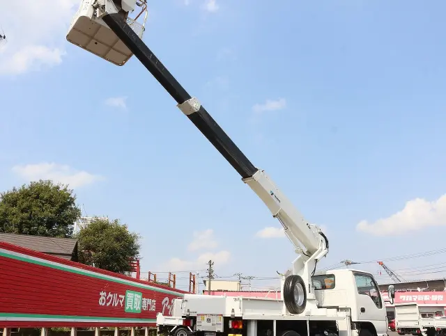 いすゞ エルフ TPG-NKR85AN(2WD)の写真22