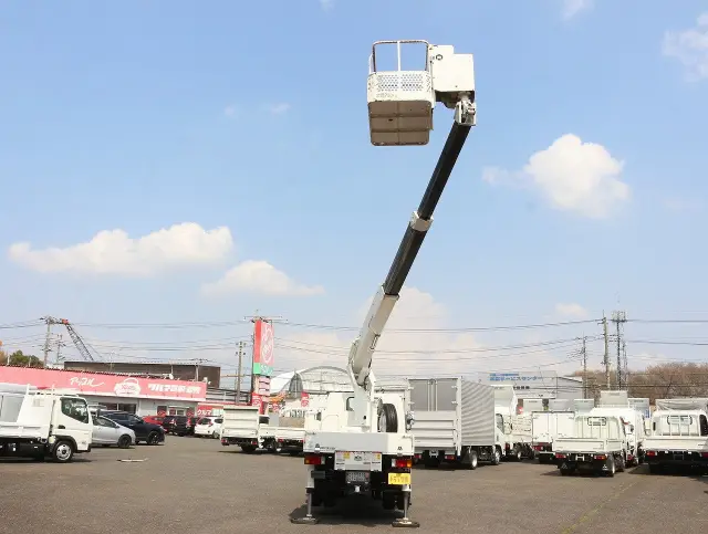 いすゞ エルフ TPG-NKR85AN(2WD)の写真23