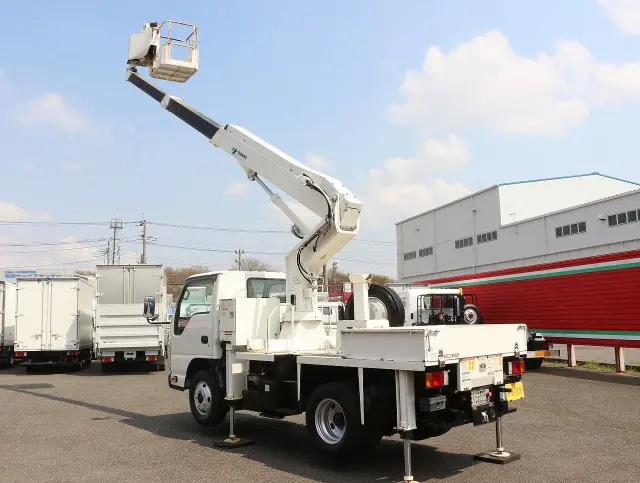 いすゞ エルフ TPG-NKR85AN(2WD)の写真26