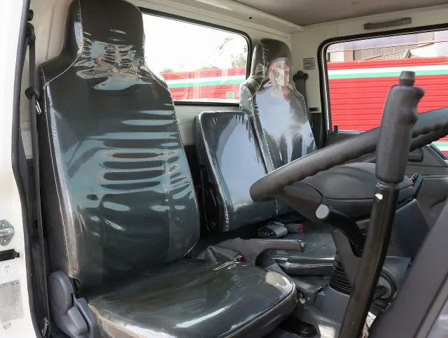 いすゞ エルフ TPG-NKR85AN(2WD)の写真32