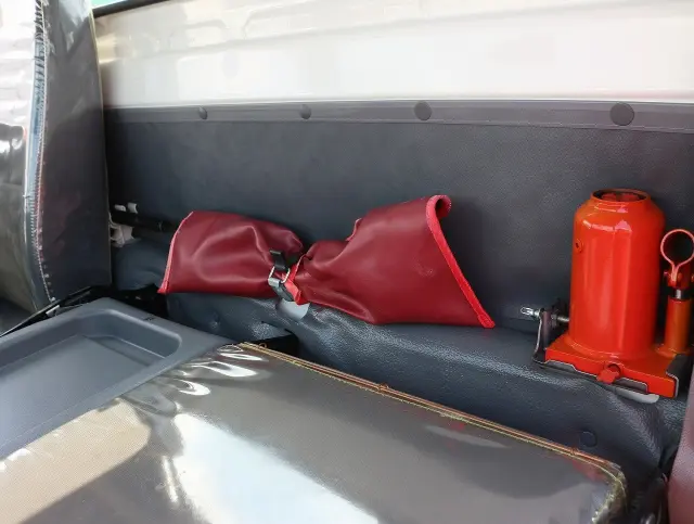 いすゞ エルフ TPG-NKR85AN(2WD)の写真42