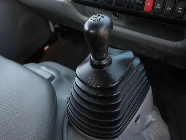 日野 デュトロ TKG-XZU675T(4WD)の写真40