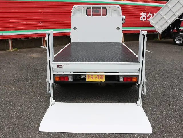 三菱 キャンター TPG-FBA00(2WD)の写真30