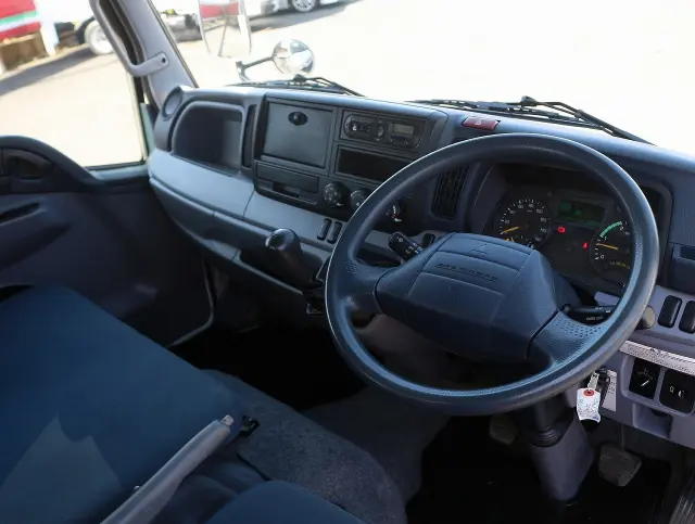 三菱 キャンター TKG-FBA20(2WD)の写真3