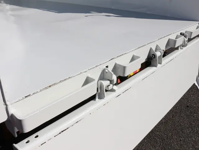 いすゞ エルフ TPG-NKR85AD(2WD)の写真11