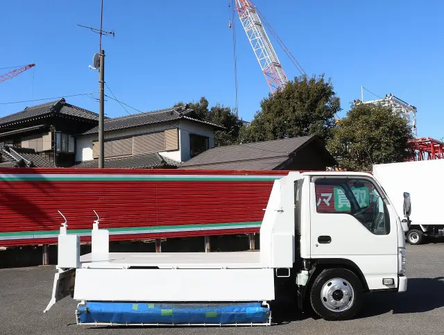 いすゞ エルフ TPG-NKR85AD(2WD)の写真15