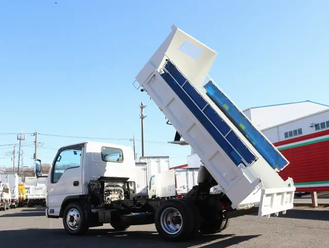 いすゞ エルフ TPG-NKR85AD(2WD)の写真25