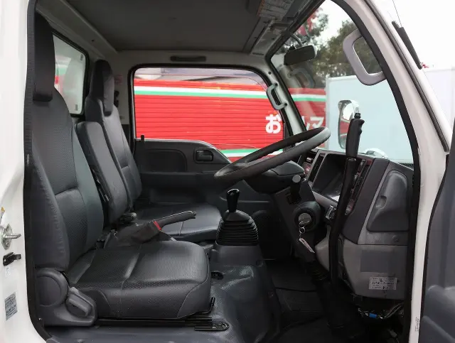 いすゞ エルフ TPG-NKR85AD(2WD)の写真33