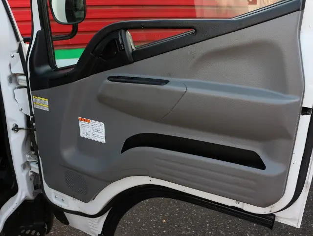 三菱 キャンター TPG-FBA60(2WD)の写真45
