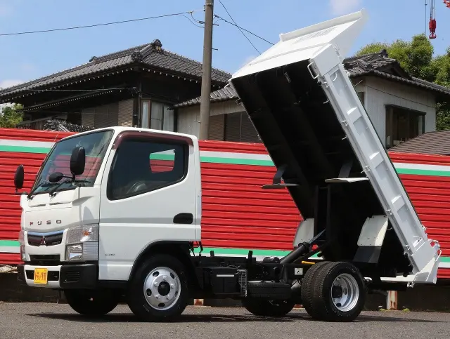 フロント|三菱 キャンター TPG-FBA30(2WD)の写真1