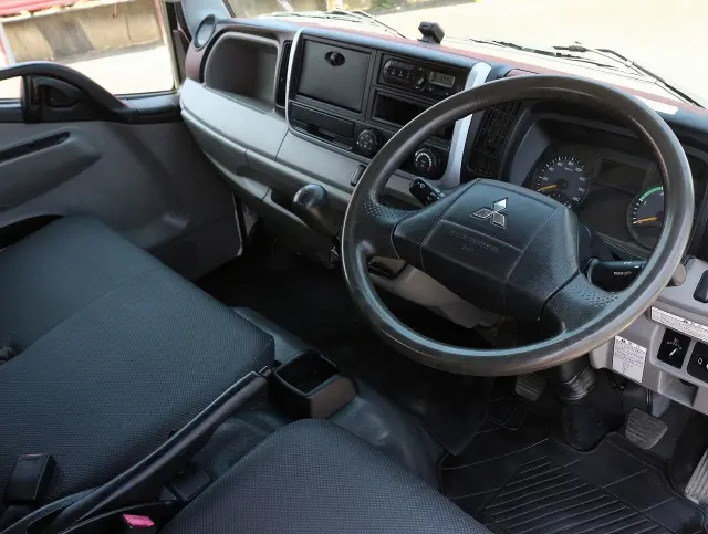 三菱 キャンター TPG-FBA30(2WD)の写真3