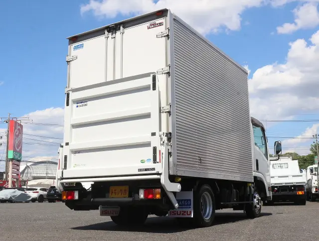 いすゞ エルフ TRG-NLR85AN(2WD)の写真5