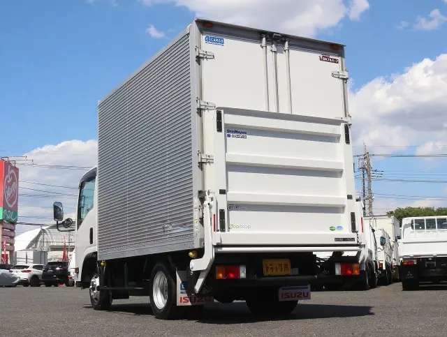 いすゞ エルフ TRG-NLR85AN(2WD)の写真7