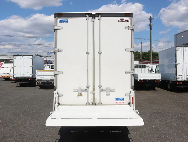 いすゞ エルフ TRG-NLR85AN(2WD)の写真9