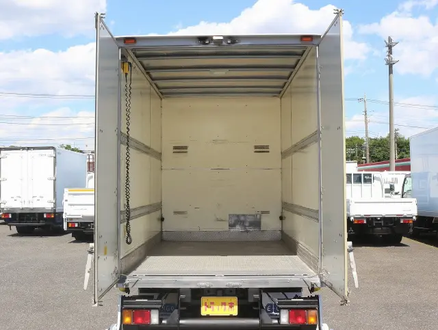 いすゞ エルフ TRG-NLR85AN(2WD)の写真15