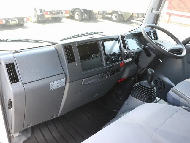 いすゞ エルフ TRG-NLR85AN(2WD)の写真37
