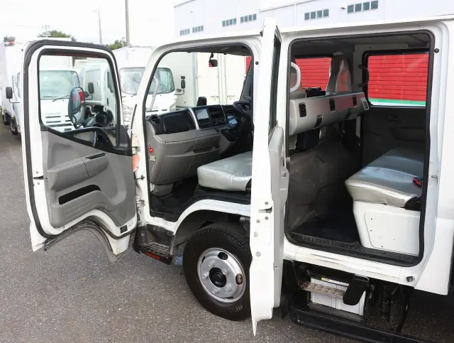 三菱 キャンター TPG-FEA20(2WD)の写真4