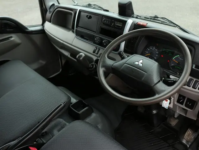 三菱 キャンター TPG-FBA30(2WD)の写真3