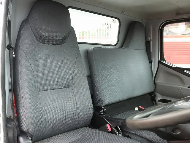 三菱 キャンター TPG-FBA30(2WD)の写真35