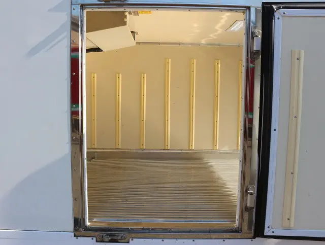 いすゞ エルフ TPG-NJR85AN(2WD)の写真21