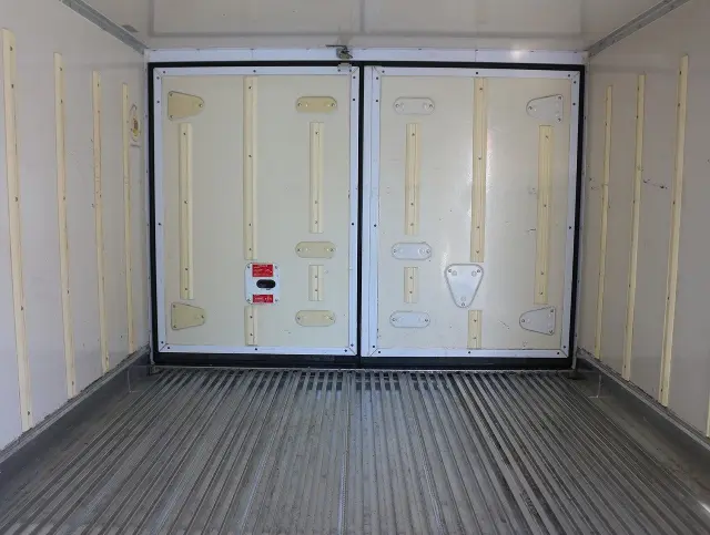 いすゞ エルフ TPG-NJR85AN(2WD)の写真23