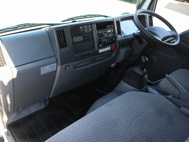 いすゞ エルフ TPG-NJR85AN(2WD)の写真46