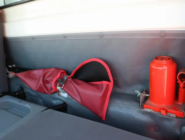 いすゞ エルフ TPG-NJR85AN(2WD)の写真49