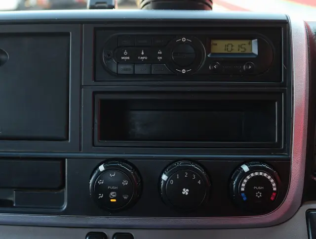 三菱 キャンター TPG-FBA30(2WD)の写真44