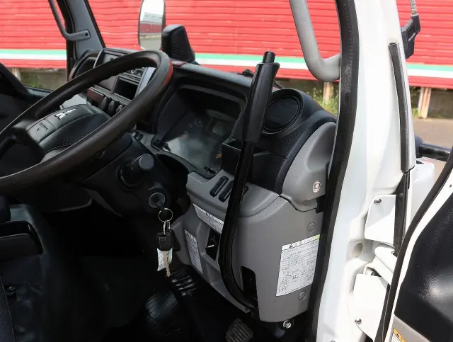 いすゞ エルフ TPG-FBA30(2WD)の写真44