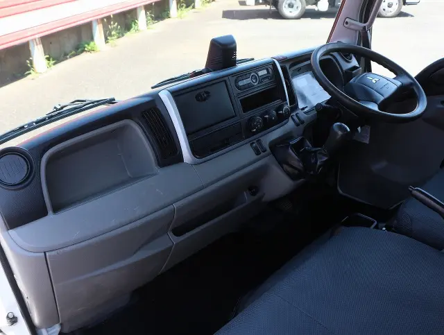 三菱 キャンター TPG-FBA30(2WD)の写真34