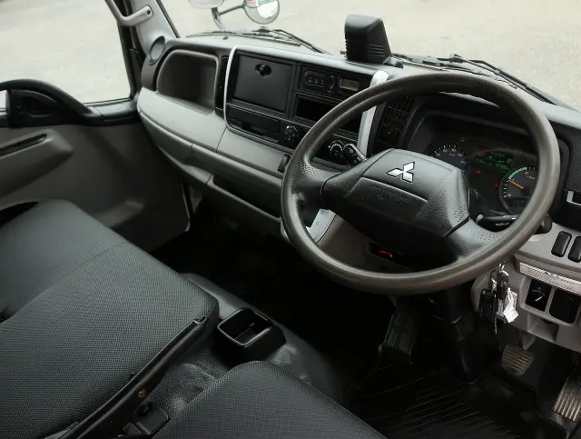 三菱 キャンター TPG-FBA30(2WD)の写真3