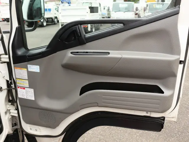 三菱 キャンター TPG-FBA30(2WD)の写真43