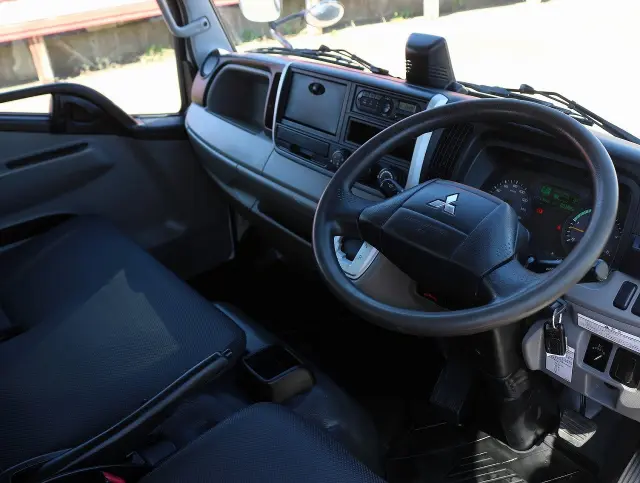 三菱 キャンター TPG-FBA60(2WD)の写真3