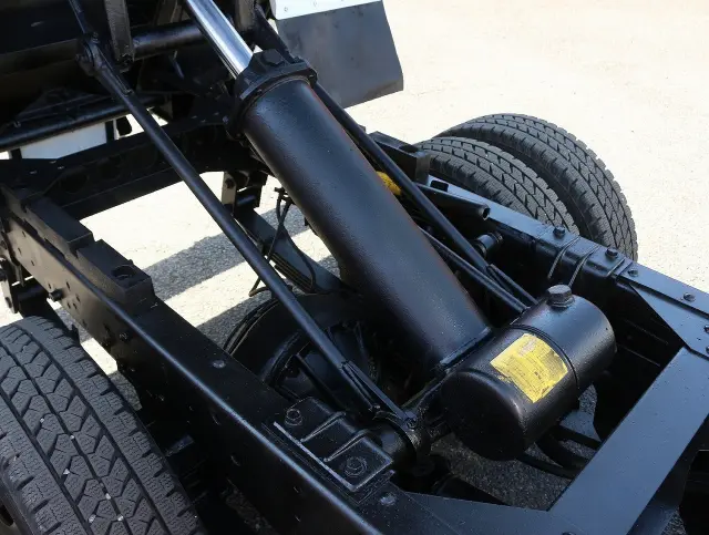 いすゞ エルフ TKG-NJR85AD(2WD)の写真30