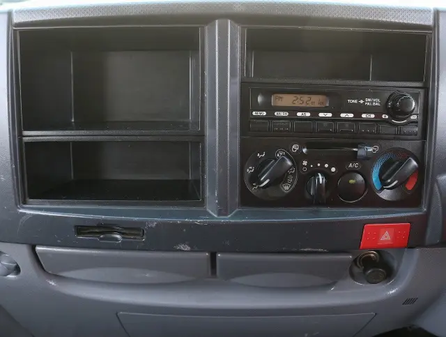 いすゞ エルフ TKG-NJR85AD(2WD)の写真44