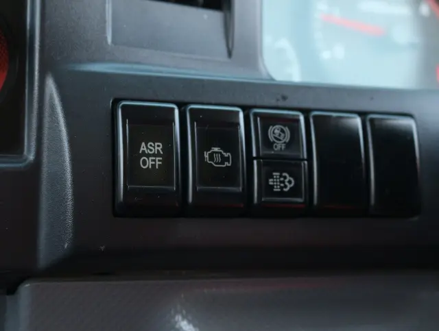 いすゞ エルフ TKG-NJR85AD(2WD)の写真45