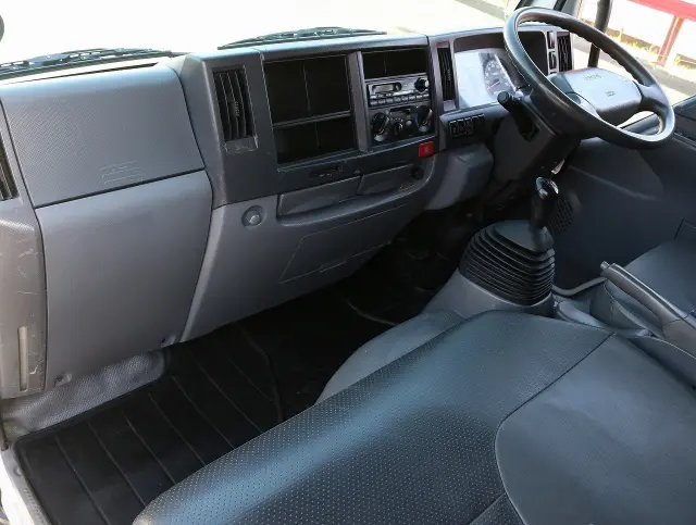 いすゞ エルフ TKG-NJR85AD(2WD)の写真48