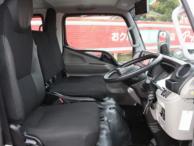 三菱 キャンター 2TG-FDA00(4WD)の写真32