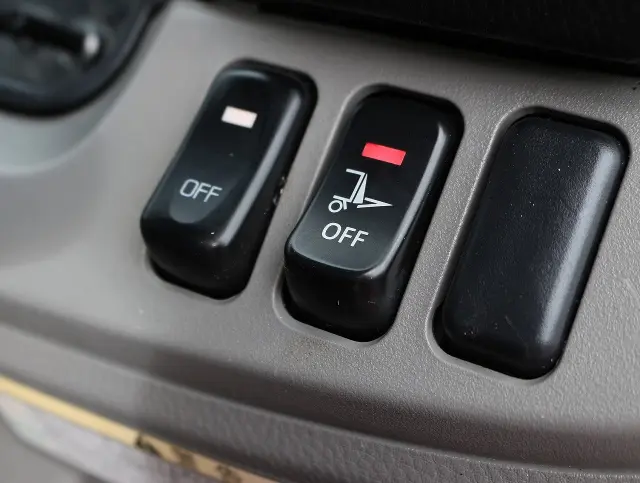 三菱 キャンター 2TG-FDA00(4WD)の写真39