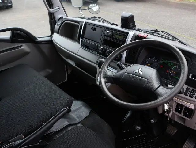 三菱 キャンター 2RG-FGA20(4WD)の写真3