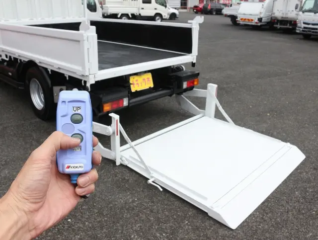 三菱 キャンター 2RG-FGA20(4WD)の写真28