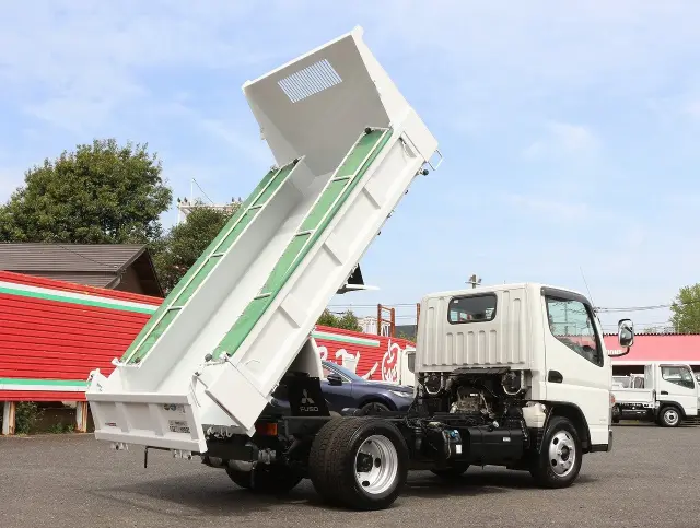 三菱 キャンター 2PG-FBA60(2WD)の写真2