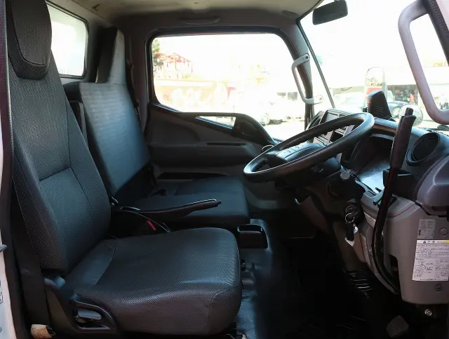 三菱 キャンター 2PG-FBA60(2WD)の写真32